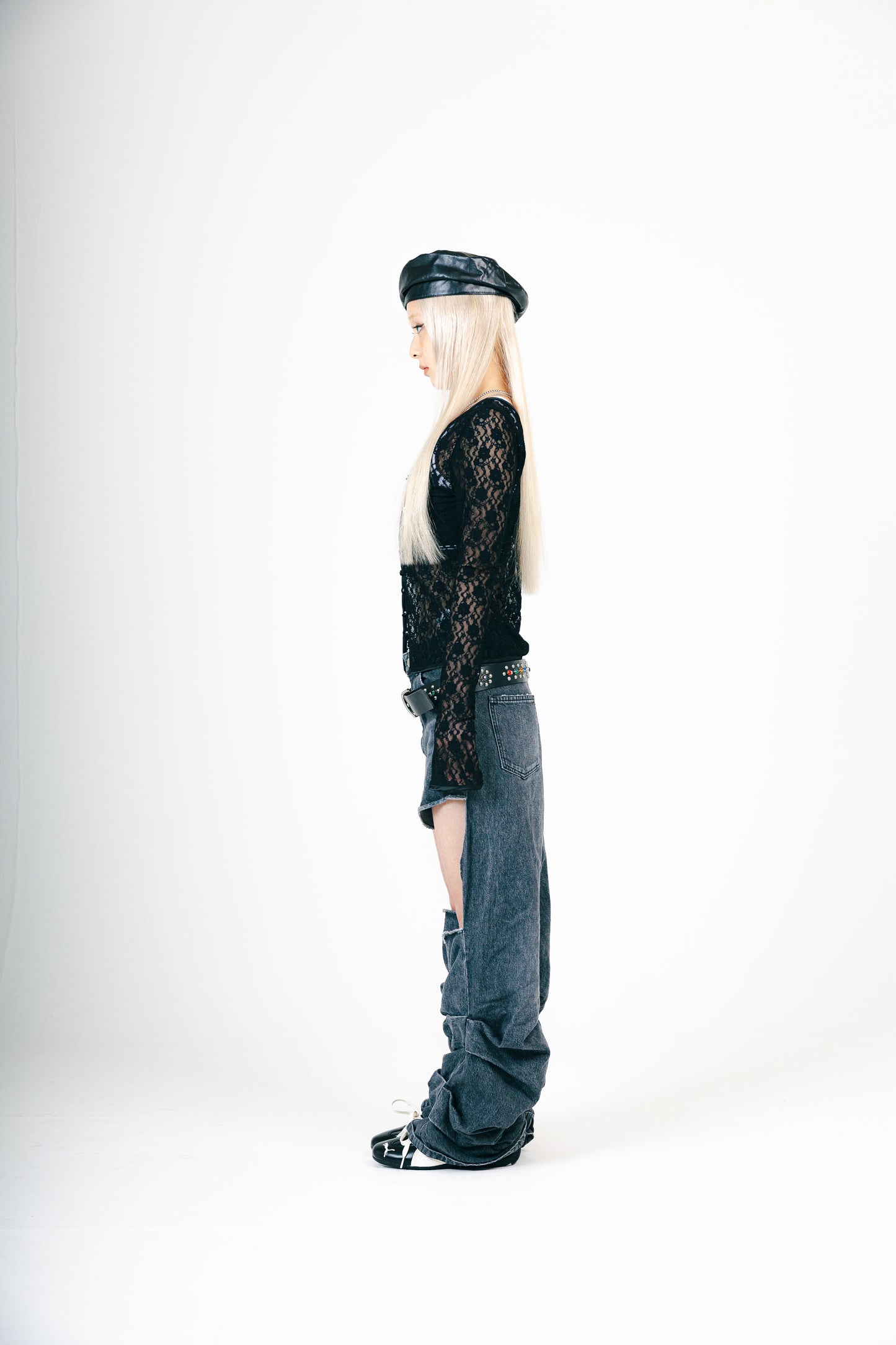 LACE V NECK TOPS（BLACK）