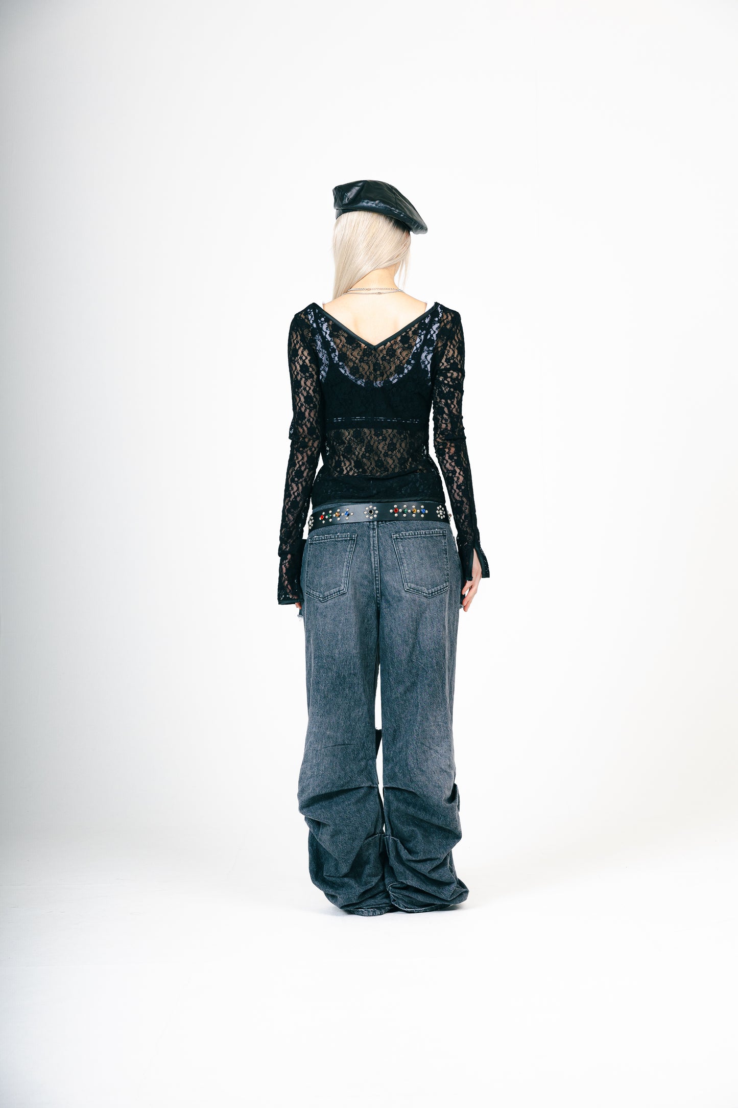 LACE V NECK TOPS（BLACK）