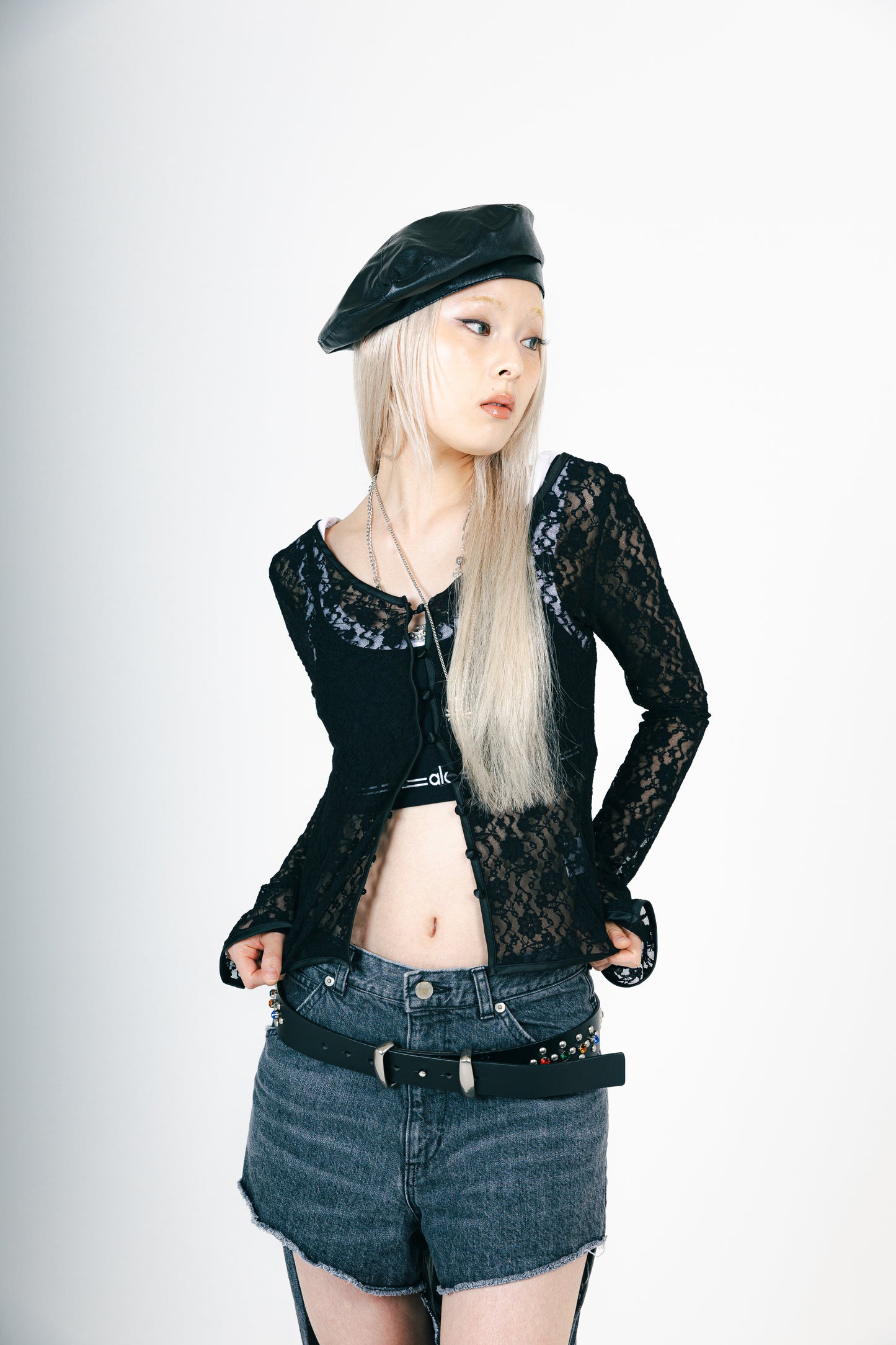 LACE V NECK TOPS（BLACK）