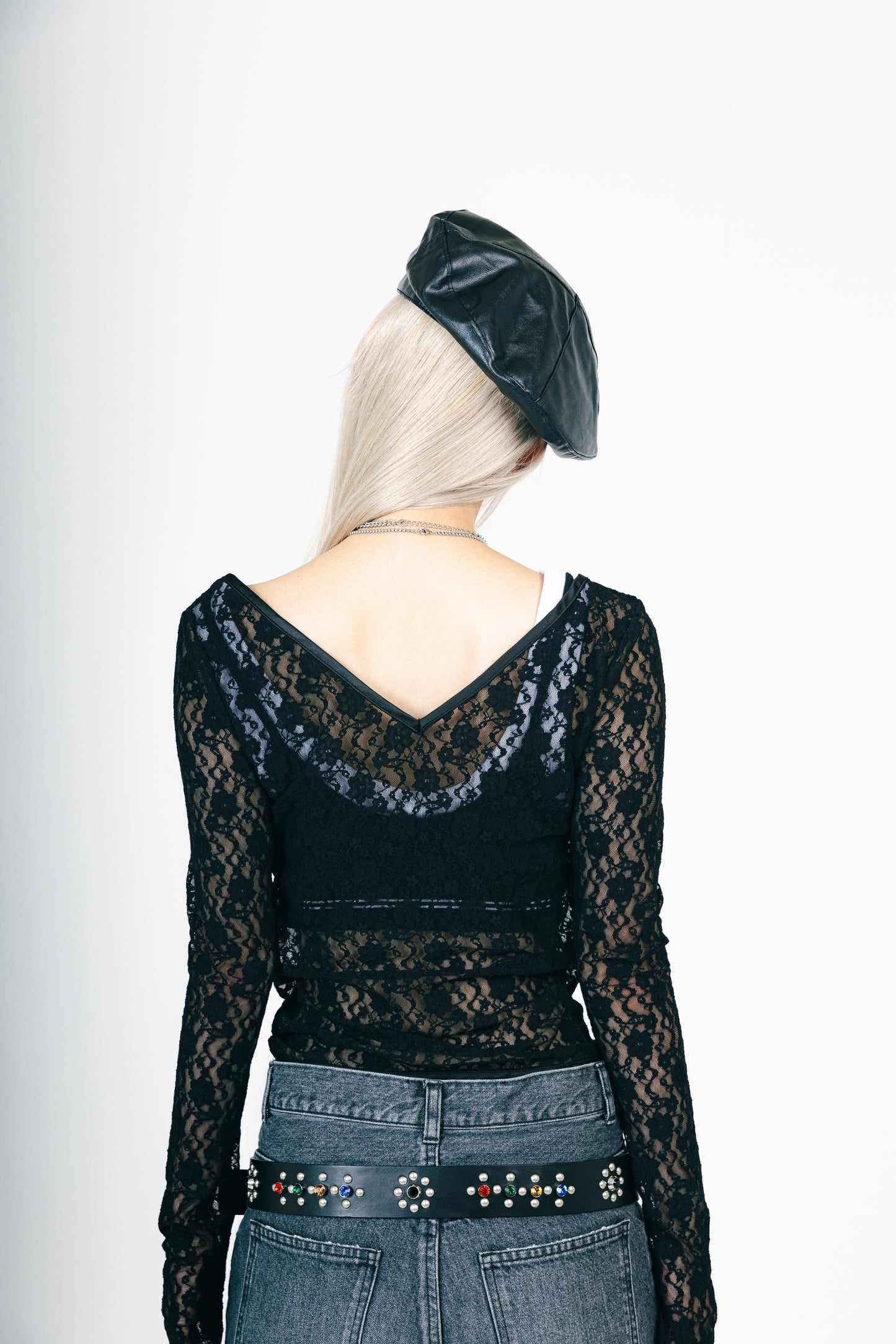 LACE V NECK TOPS（BLACK）