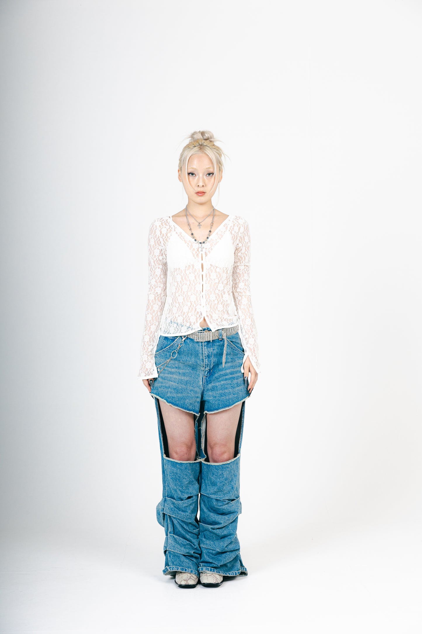 LACE V NECK TOPS（WHITE）