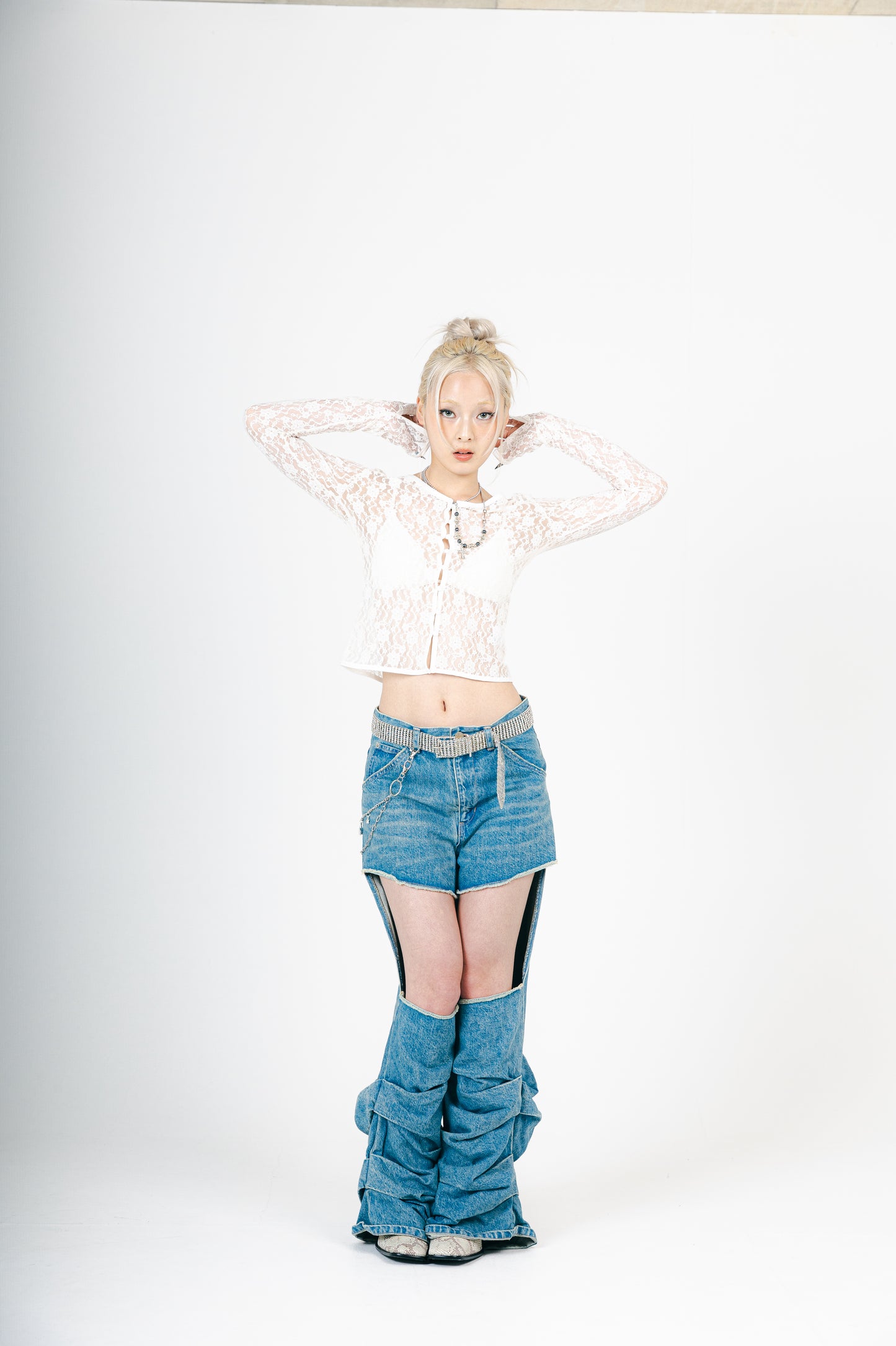 LACE V NECK TOPS（WHITE）