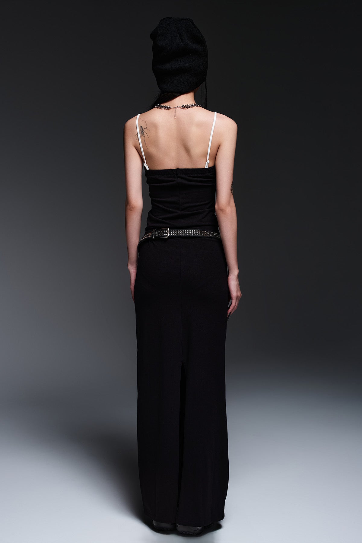 BUST POINT FIT DRESS (BLACK)