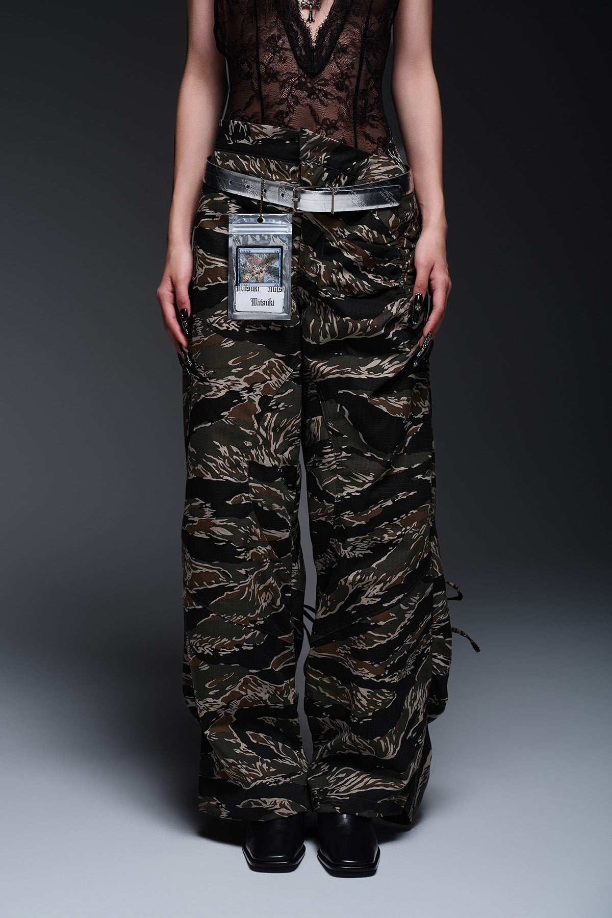 WAIST V CARGO PANTS（CAMO）