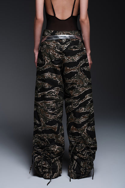 WAIST V CARGO PANTS（CAMO）