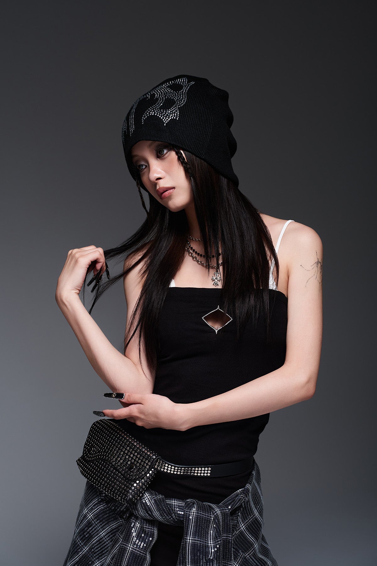 BUST POINT FIT DRESS (BLACK)