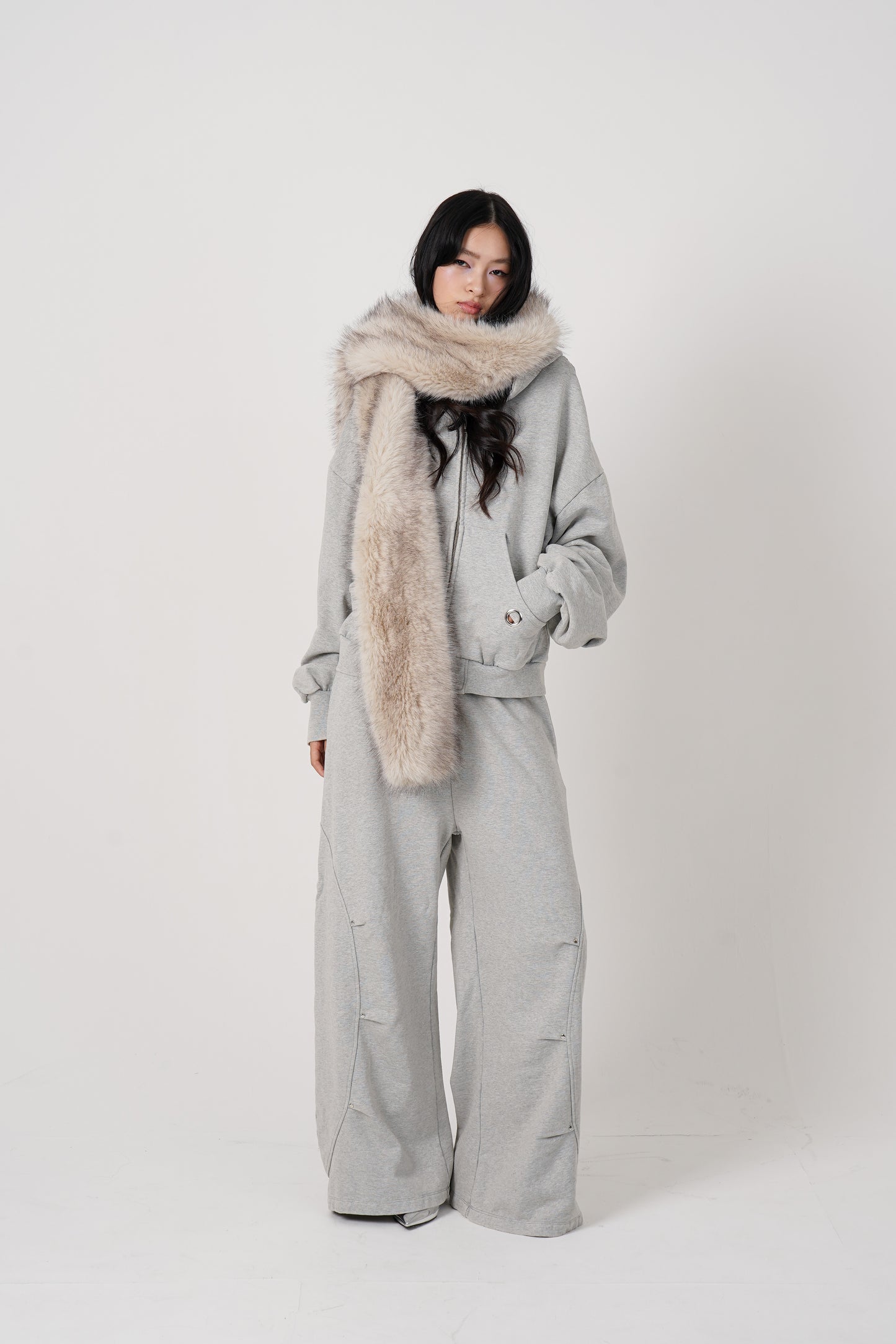 Eyelet Tuck Sweat Pants (gray)