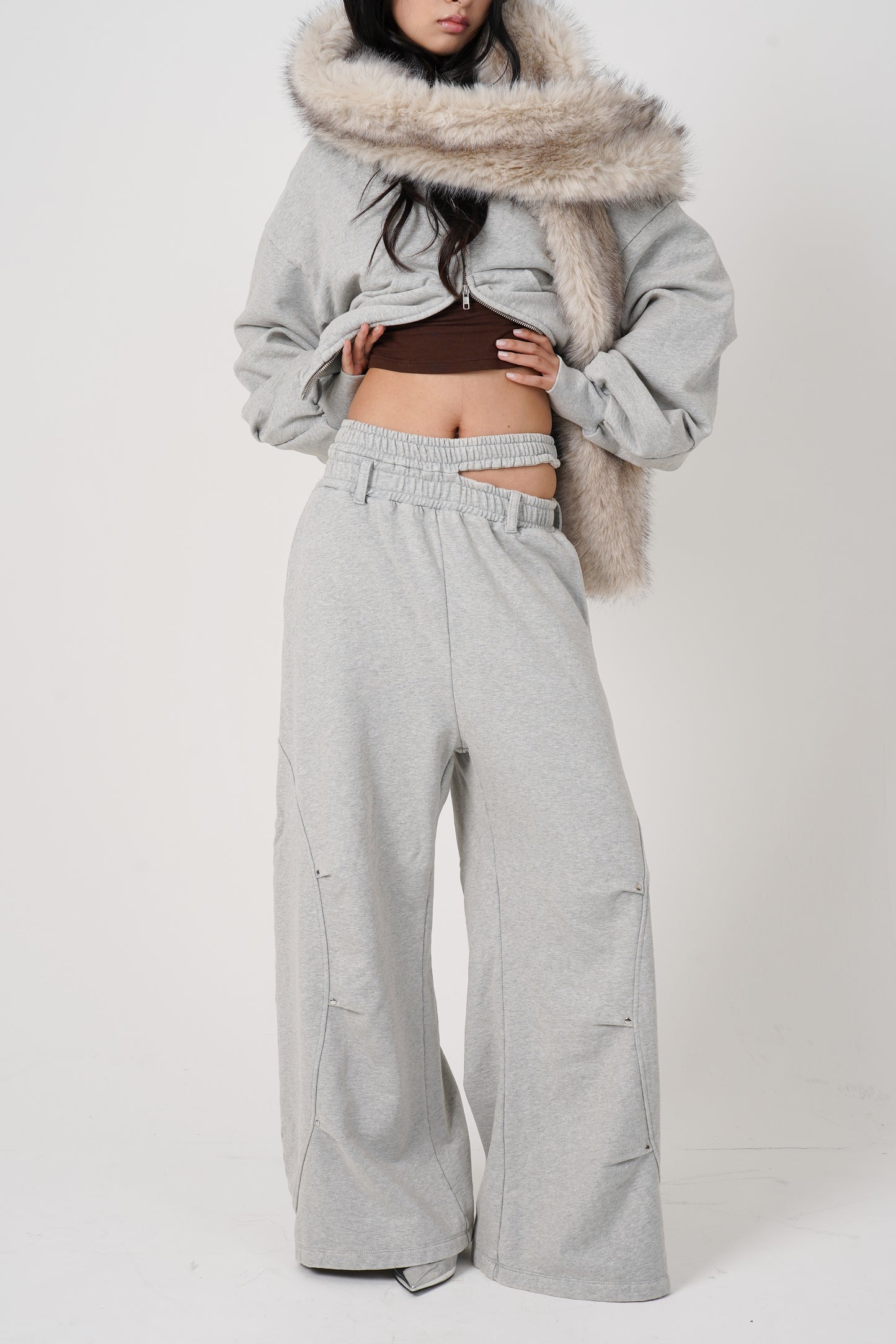 Eyelet Tuck Sweat Pants (gray)